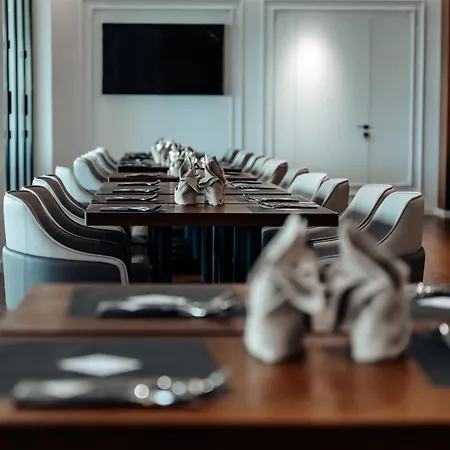 Holiday Hotel Hotel Tirana