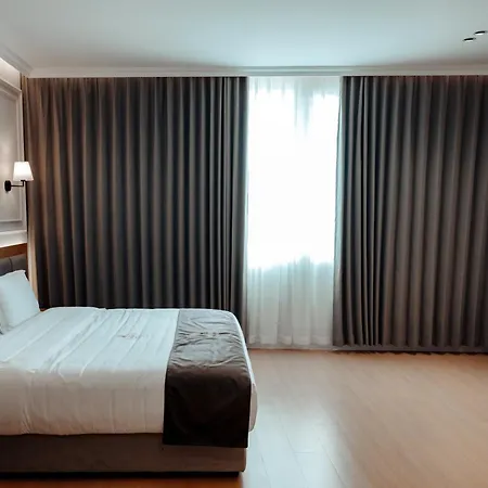 Holiday Hotel Hotel