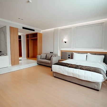Holiday Hotel Hotel Tirana