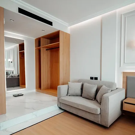 Holiday Hotel Tirana