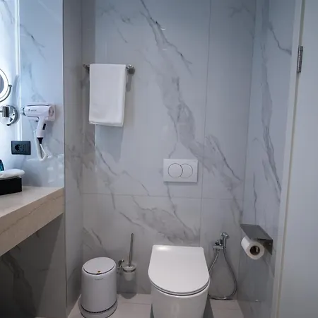 Holiday Hotel 4* Tirana